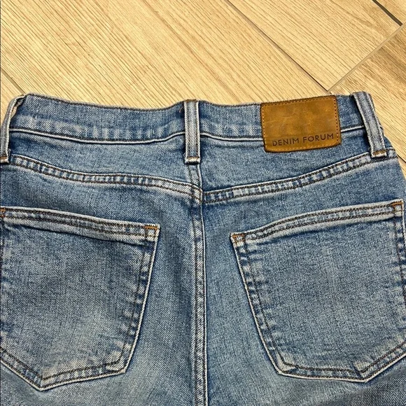 Aritzia High Rise Straight Jeans - Light Blue Denim - Picture 5 of 5